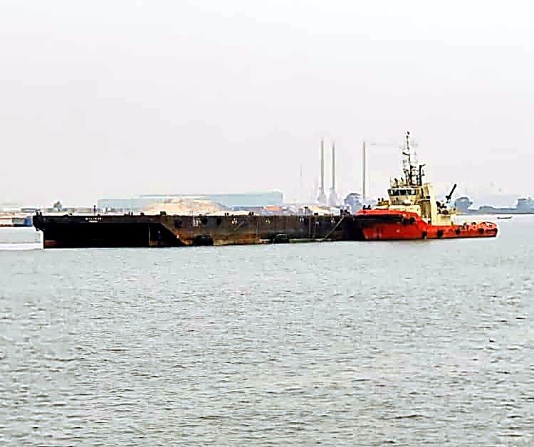 Deck barge & tug